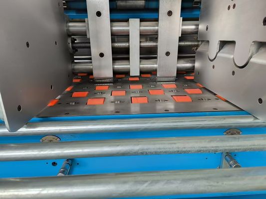 آلة تغليف الفلوت عالية السرعة بتقنية تصحيح السيرفو الأوتوماتيكية GFS1500 للتغليف المموج