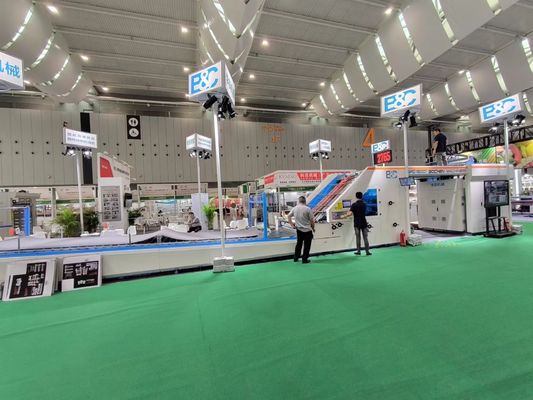 آلة تغليف كهربائية ذات 5 طبقات من الورقة إلى الورقة لكرتون 300 جرام - 10 مم و E B FLUTE