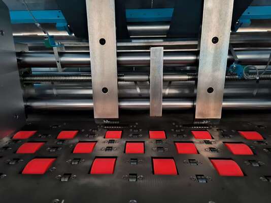 آلة لميناتير السرعة العالية بدون هيكل ضغط التغذية والتحكم الرقمي في الغراء للحد من الأضرار والنفايات الغراء