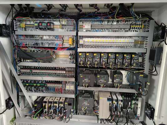 آلة تصفية آلية عالية السرعة للكرتون المموج مع سرعة 200m / min